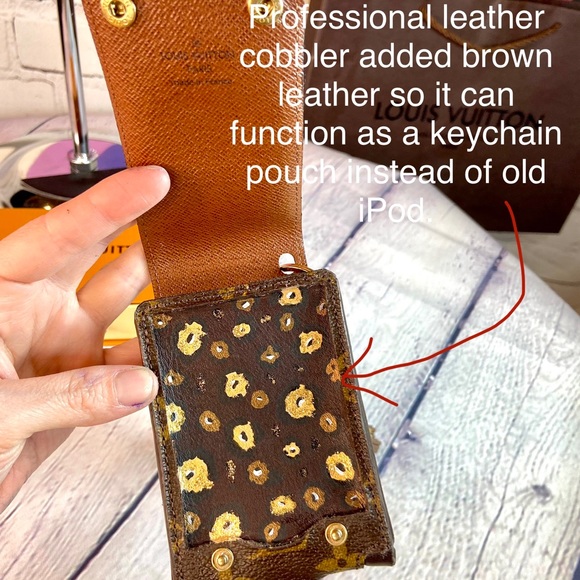 Louis Vuitton Key Cles card holder pouch keychain converted from an iPod case - Picture 4 of 12